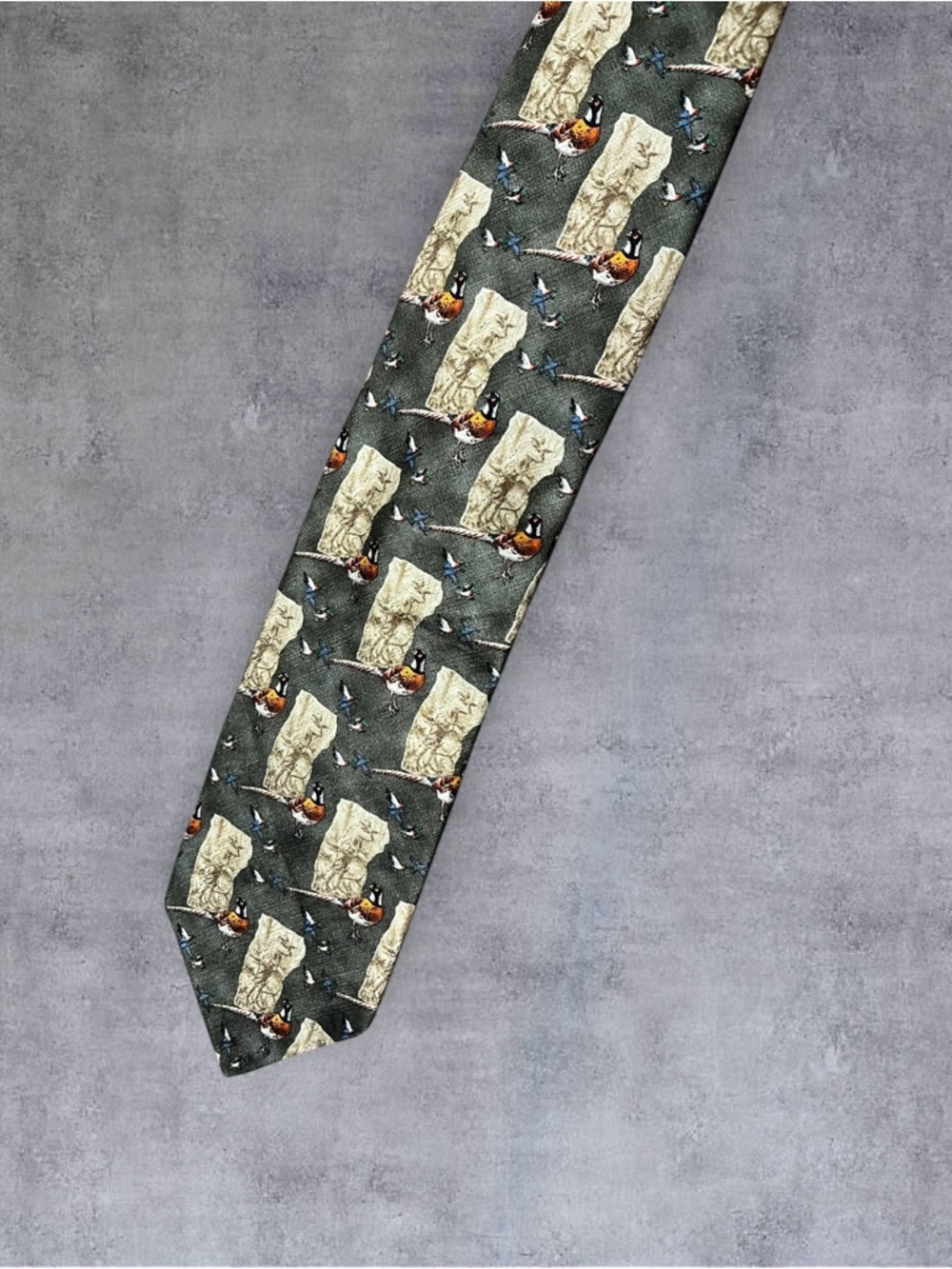Vintage 90s / 2000s y2k Green 100% Silk Susquehanna Trail Hunting Tie